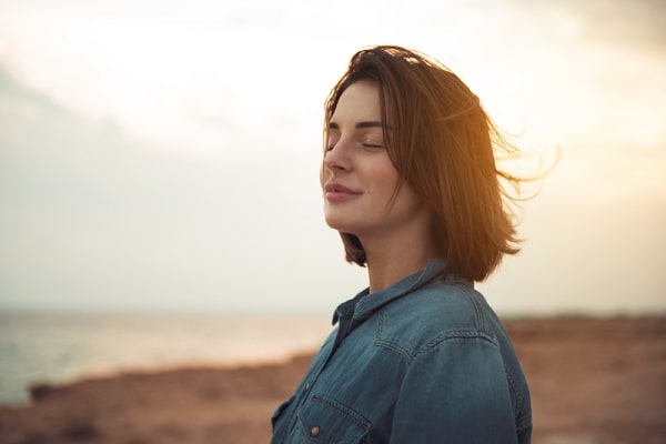 calm-woman-how-to-stay-positive-in-life
